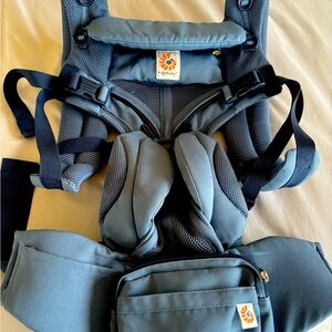 Ergobaby Omni carrier blue